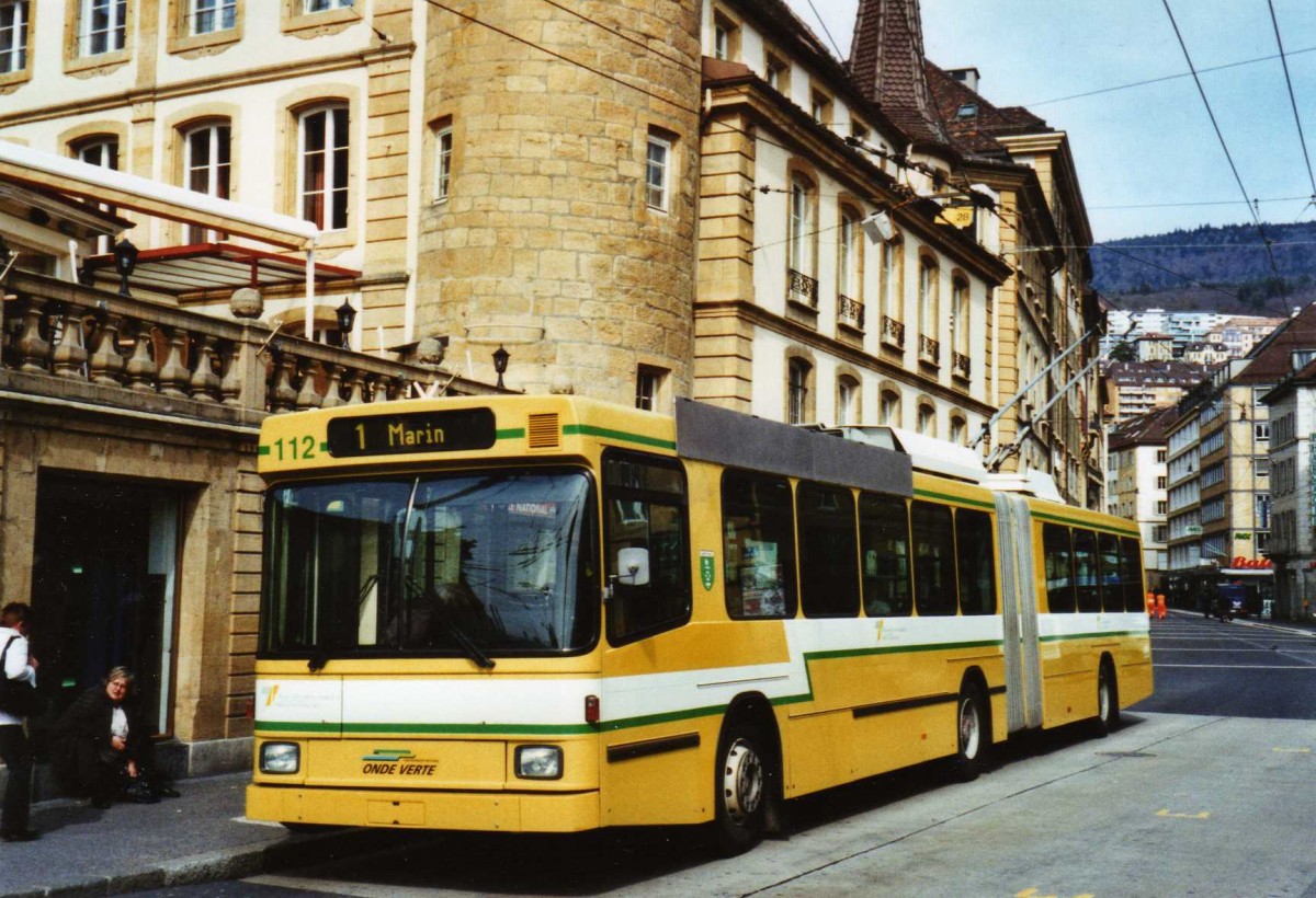(125'218) - TN Neuchtel - Nr. 112 - NAW/Hess Gelenktrolleybus am 22. Mrz 2010 in Neuchtel, Place Pury
