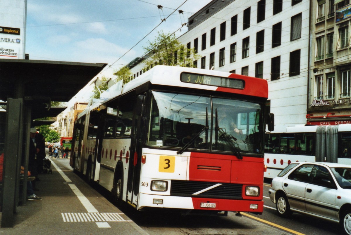 (126'404) - TPF Fribourg - Nr. 503/FR 300'407 - Volvo/Hess Gelenkduobus (ex TF Fribourg Nr. 103) am 19. Mai 2010 beim Bahnhof Fribourg
