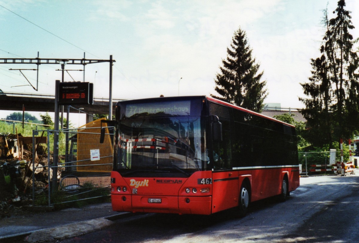 (126'925) - Dysli, Bern - Nr. 462/BE 483'462 - Neoplan am 14. Juni 2010 beim Bahnhof Niederwangen