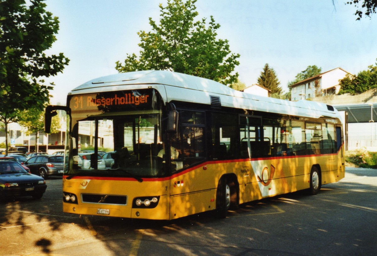 (127'402) - Steiner, Ortschwaben - Nr. 7/BE 677'996 - Volvo am 28. Juni 2010 beim Bahnhof Niederwangen