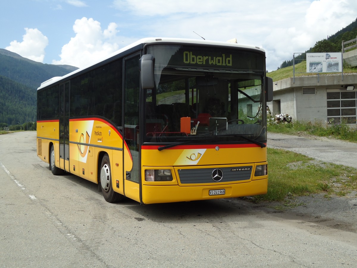 (127'546) - PostAuto Wallis - VS 241'968 - Mercedes (ex AutoPostale Ticino; ex P 25'522) am 4. Juli 2010 beim Bahnhof Oberwald