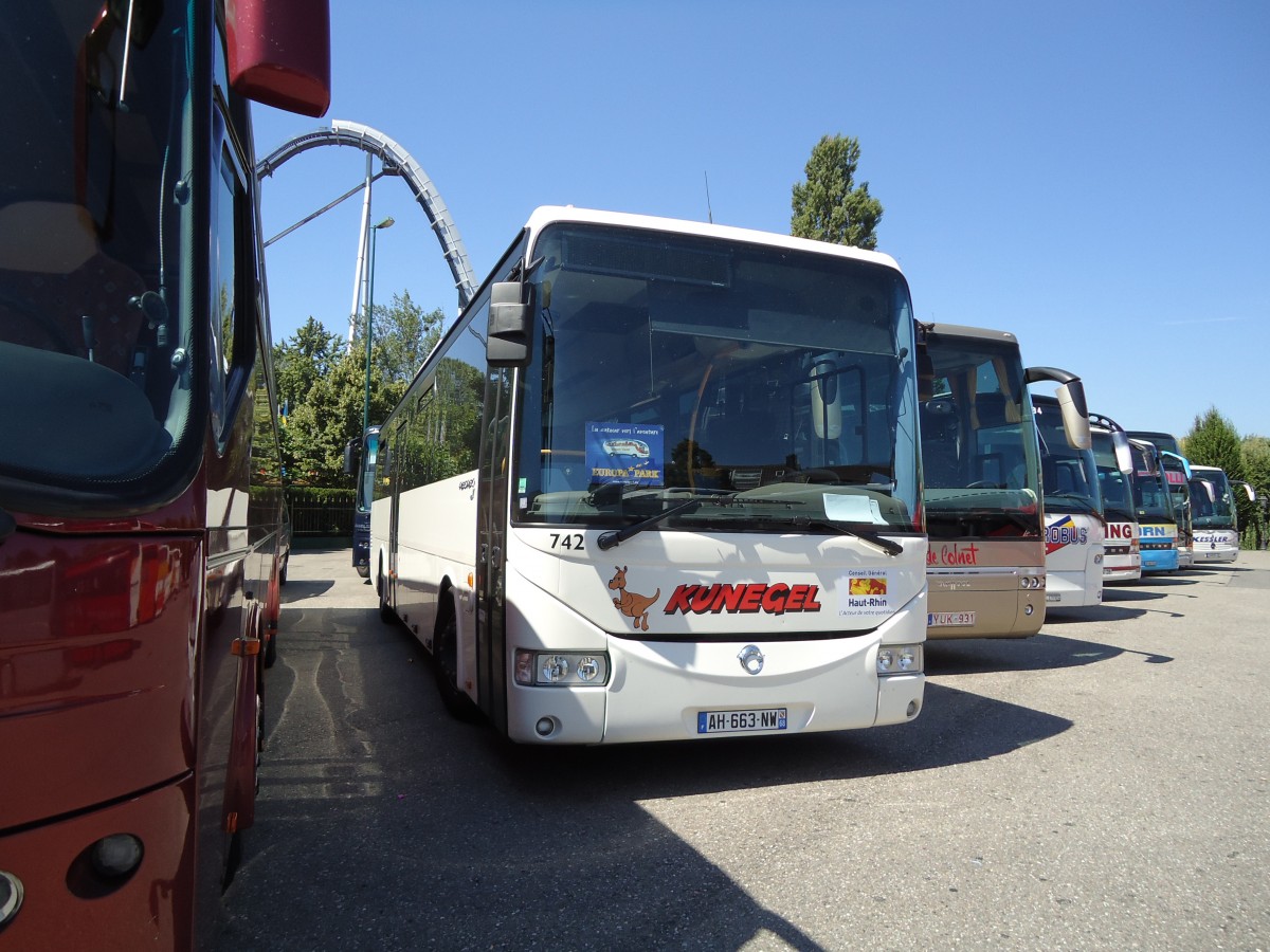 (127'731) - Aus Frankreich: Kunegel, Colmar - Nr. 742/AH 663 NW - Irisbus am 7. Juli 2010 in Rust, Europapark