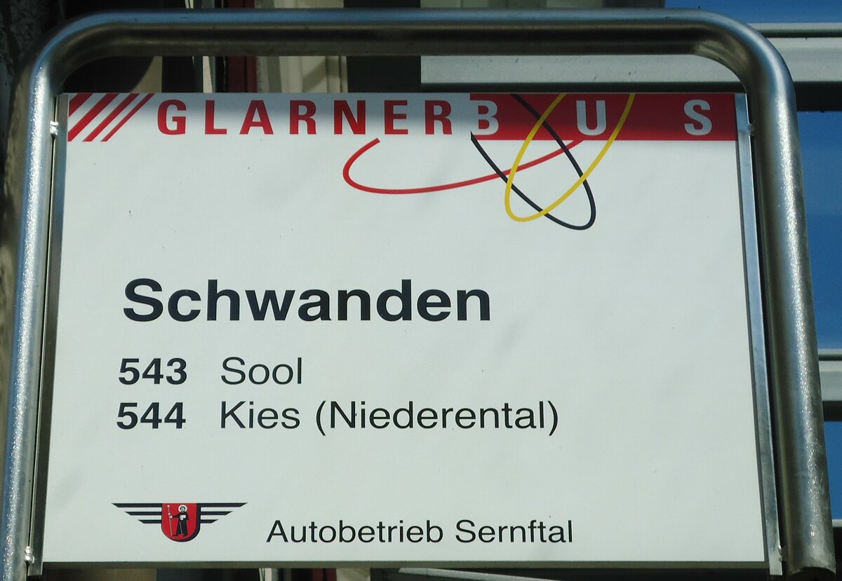 (128'255) - GLARNER BUS/Autobetrieb Sernftal-Haltestellenschild - Schwanden, Bahnhof - am 7. August 2010
