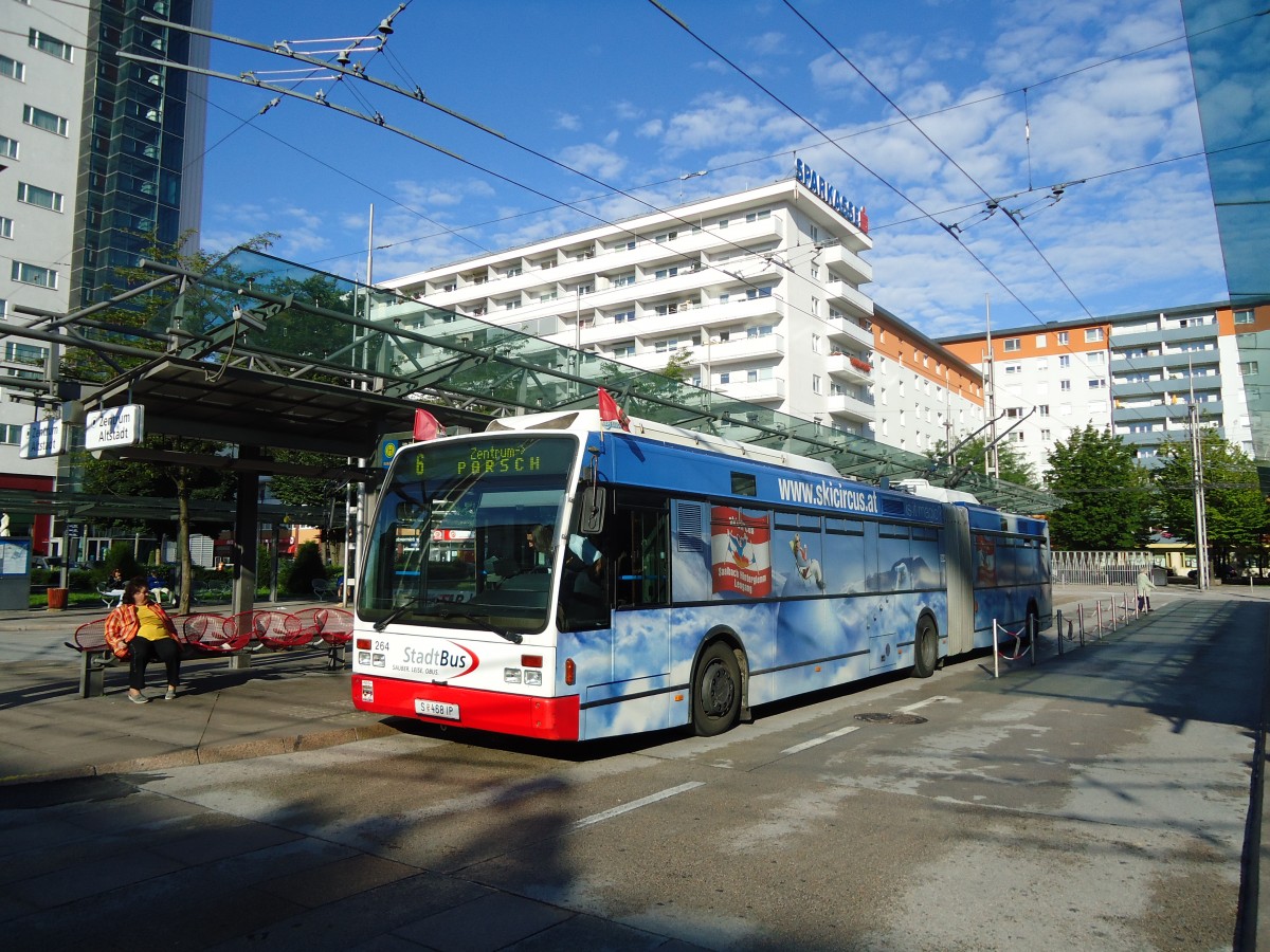 (128'323) - StadtBus, Salzburg - Nr. 264/S 468 IP - Van Hool Gelenktrolleybus (ex Nr. 0264) am 8. August 2010 beim Bahnhof Salzburg