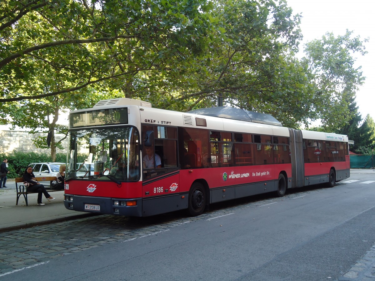 (128'438) - Wiener Linien - Nr. 8186/W 2138 LO - Grf&Stift am 9. August 2010 in Wien, Heiligenstadt