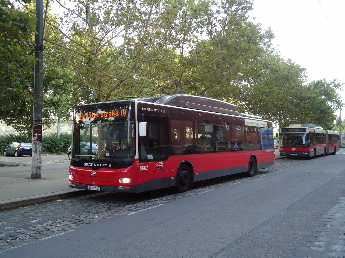 (128'439) - Wiener Linien - Nr. 8662/W 2111 LO - Grf&Stift am 9. August 2010 in Wien, Heiligenstadt