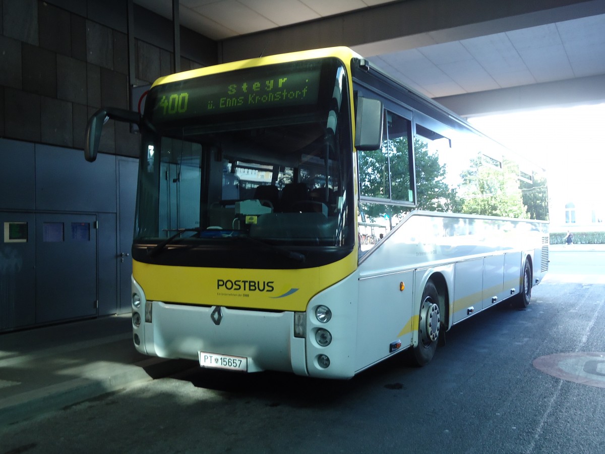 (128'543) - PostBus - PT 15'657 - Renault am 10. August 2010 beim Bahnhof Linz