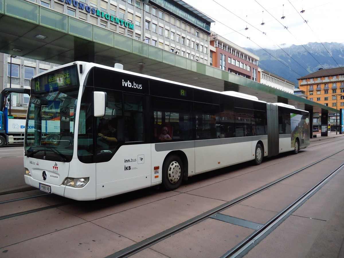 (128'627) - IVB Innsbruck - Nr. 896/I 896 IVB - Mercedes am 11. August 2010 beim Bahnhof Innsbruck