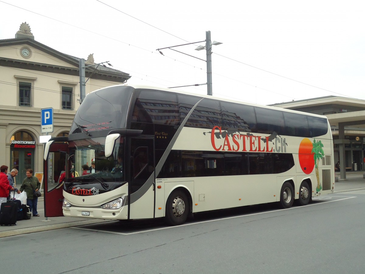 (129'777) - Castell, Nfels - GL 16'437 - Scania/Atomic am 18. September 2010 beim Bahnhof Chur