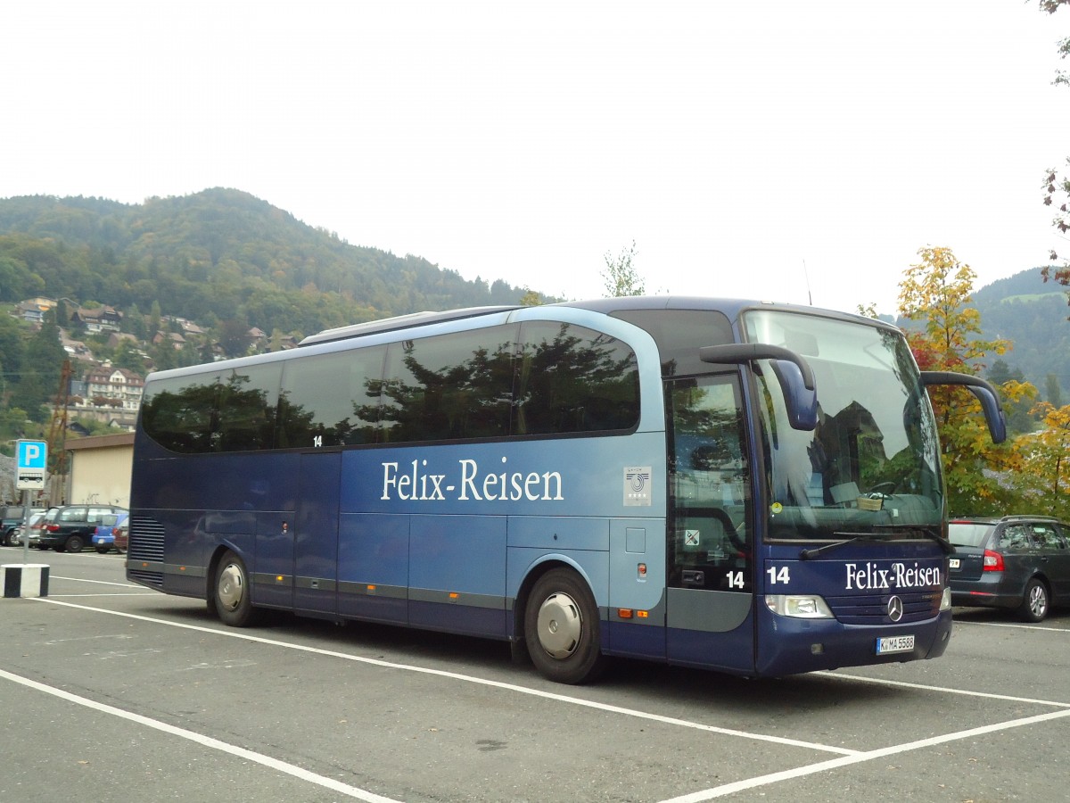 (130'112) - Aus Deutschland: Felix-Reisen, Kln - Nr. 14/K-MA 5588 - Mercedes am 30. September 2010 in Thun, Seestrasse