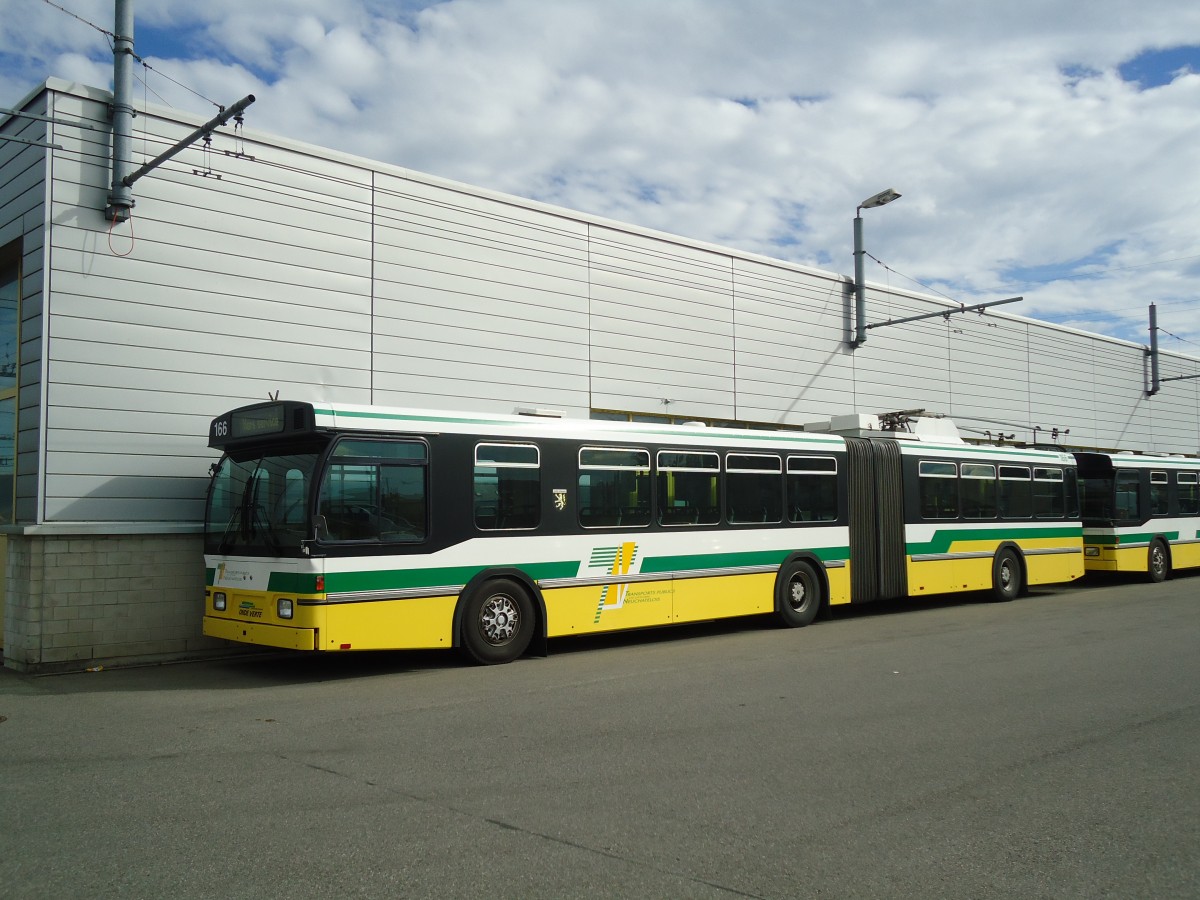 (130'242) - TN Neuchtel - Nr. 166 - FBW/Hess Gelenktrolleybus am 4. Oktober 2010 in Marin, Dpt