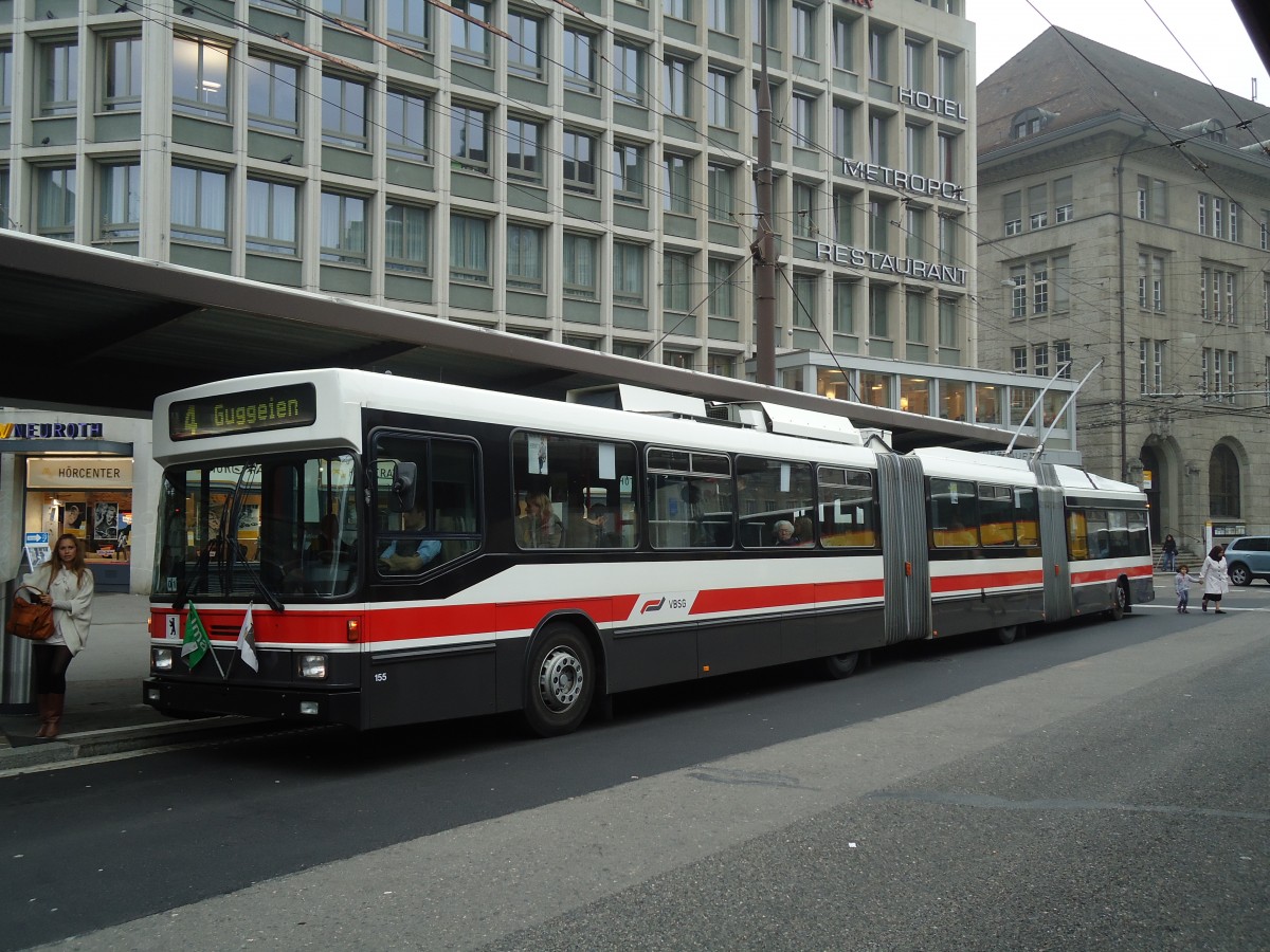 (130'414) - VBSG St. Gallen - Nr. 155 - NAW/Hess Doppelgelenktrolleybus am 13. Oktober 2010 beim Bahnhof St. Gallen