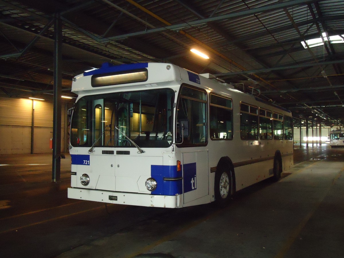 (130'898) - TL Lausanne - Nr. 721 - FBW/Hess Trolleybus am 13. November 2010 in Lausanne, Dpt Prlaz