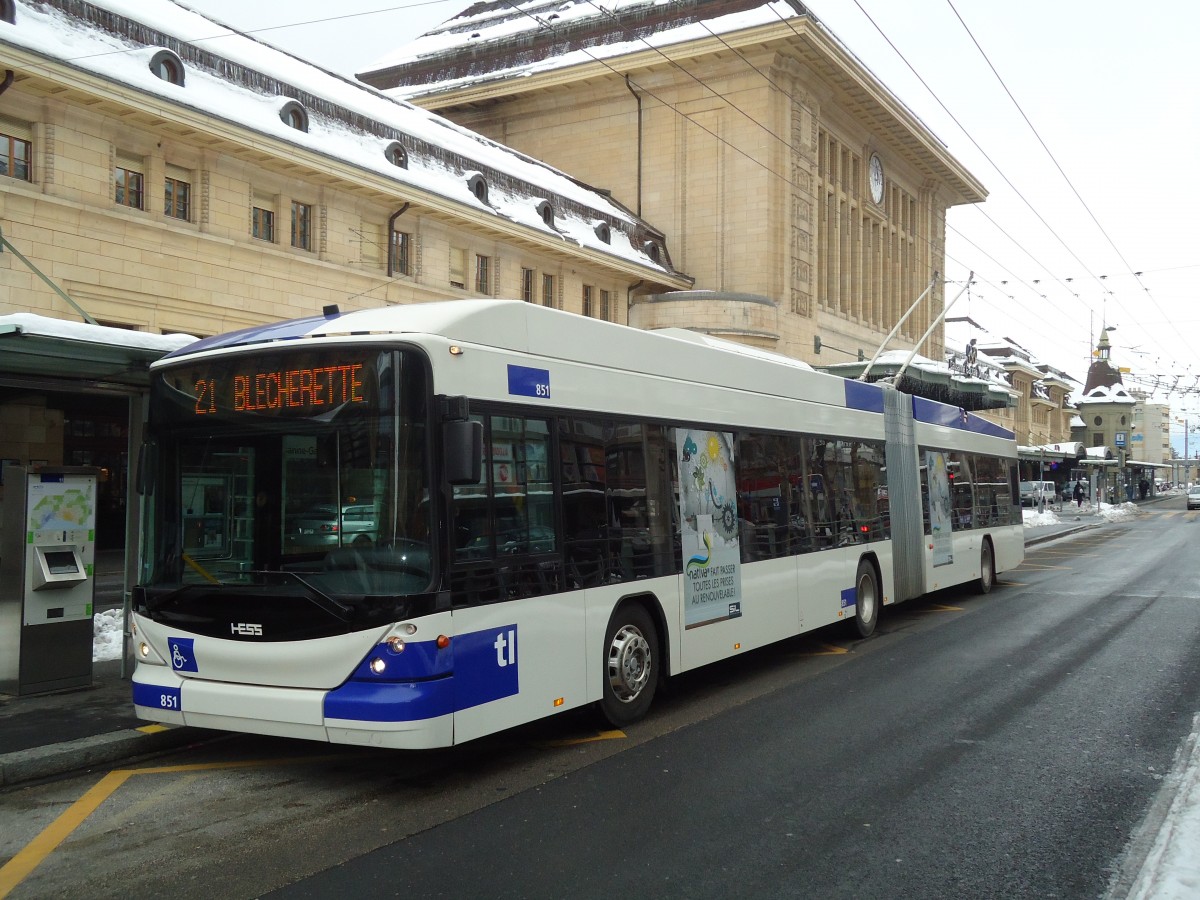 (131'208) - TL Lausanne - Nr. 851 - Hess/Hess Gelenktrolleybus am 5. Dezember 2010 beim Bahnhof Lausanne