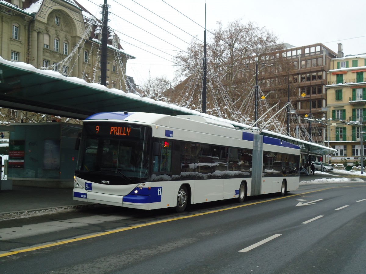(131'243) - TL Lausanne - Nr. 850 - Hess/Hess Gelenktrolleybus am 5. Dezember 2010 in Lausanne, Chauderon