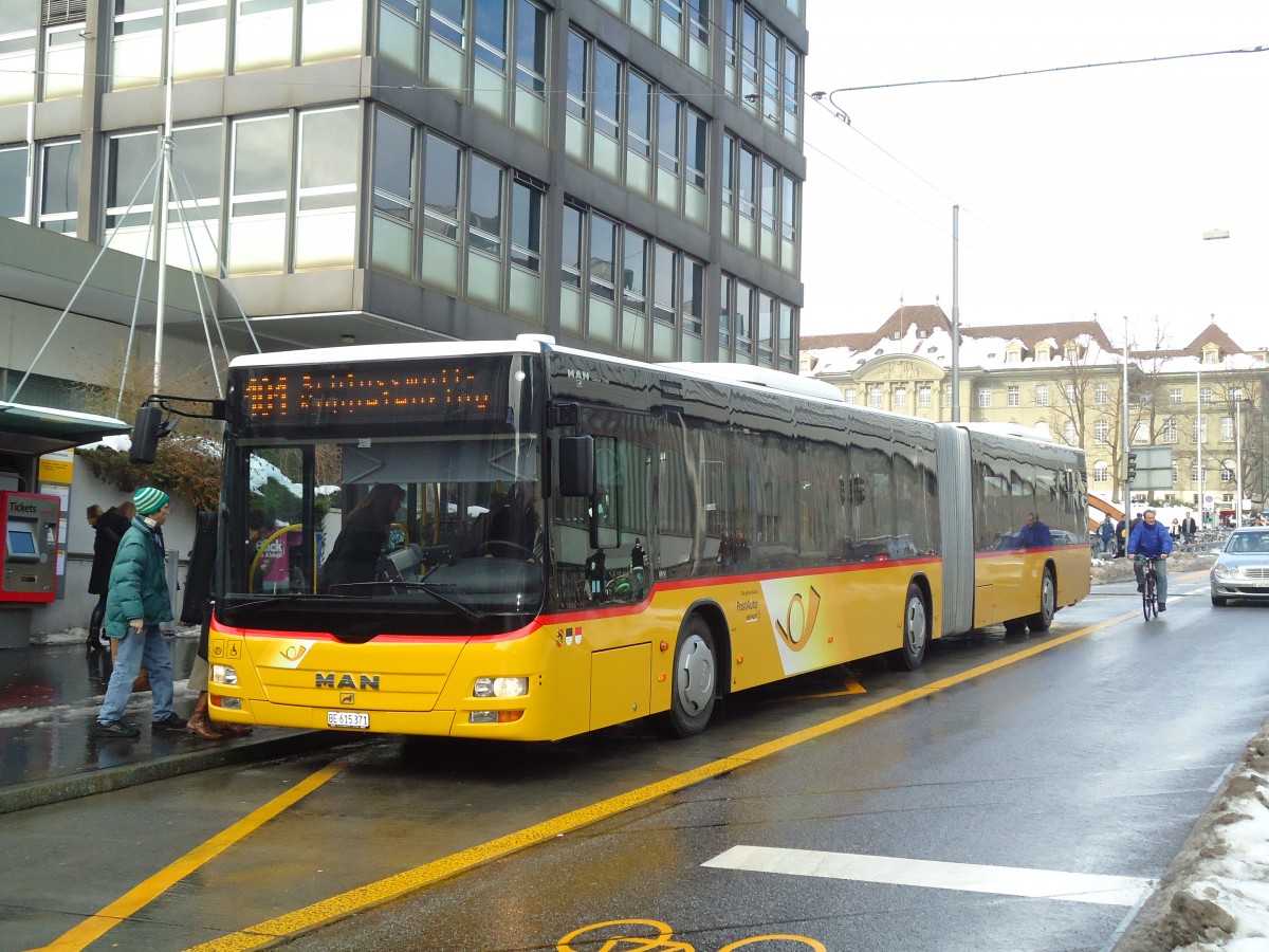 (131'330) - PostAuto Bern - Nr. 666/BE 615'371 - MAN am 7. Dezember 2010 in Bern, Schanzenstrasse