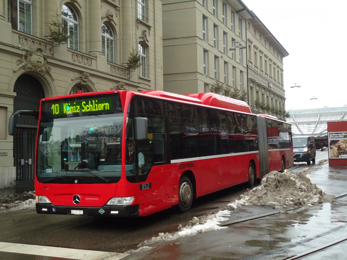 (131'353) - Bernmobil, Bern - Nr. 852/BE 671'852 - Mercedes am 7. Dezember 2010 beim Bahnhof Bern