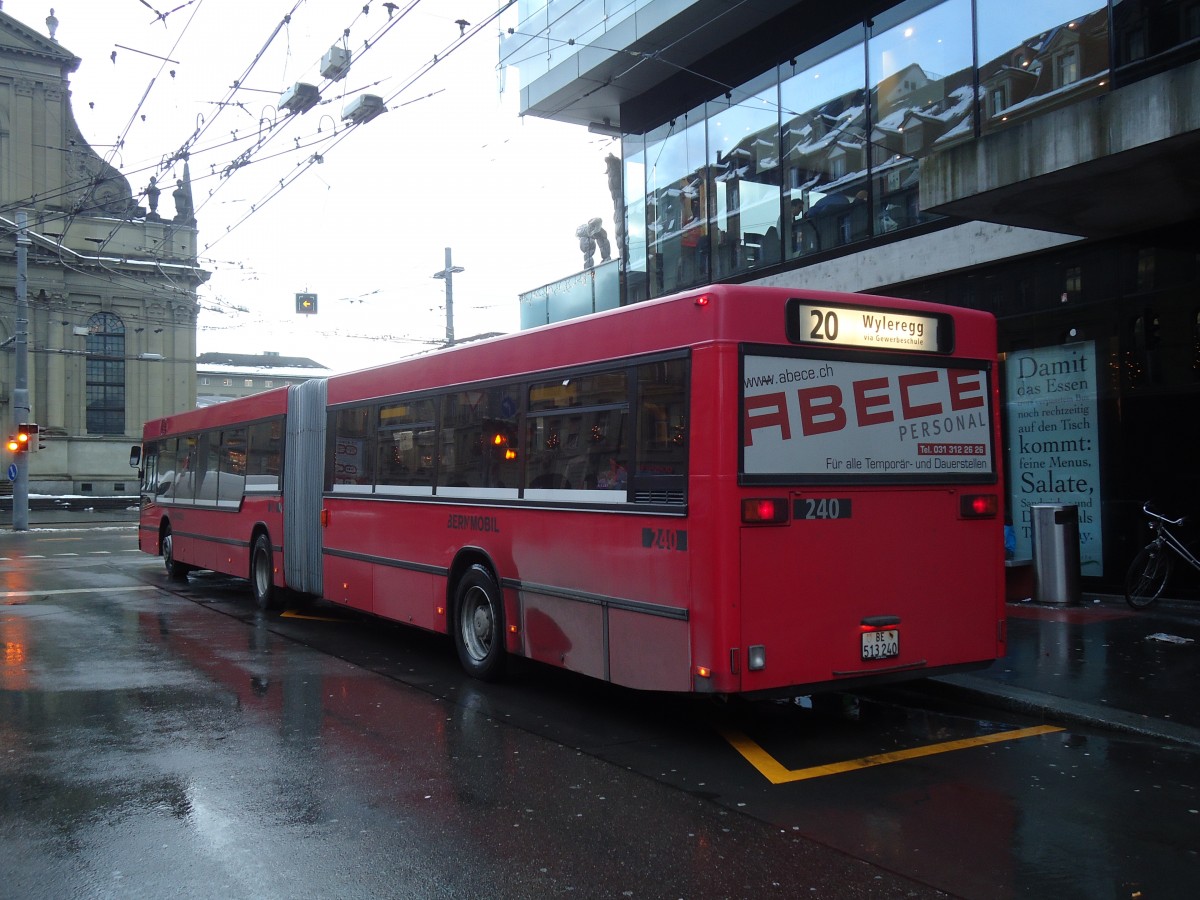 (131'398) - Bernmobil, Bern - Nr. 240/BE 513'240 - MAN am 7. Dezember 2010 beim Bahnhof Bern