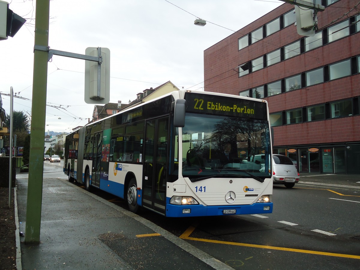 (131'487) - VBL Luzern - Nr. 141/LU 199'441 - Mercedes am 8. Dezember 2010 in Luzern, Maihof