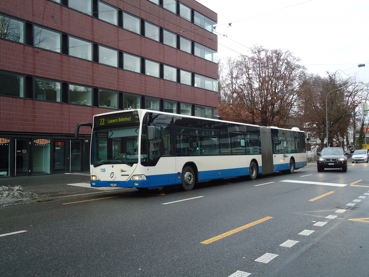 (131'492) - VBL Luzern - Nr. 139/LU 199'439 - Mercedes am 8. Dezember 2010 in Luzern, Maihof