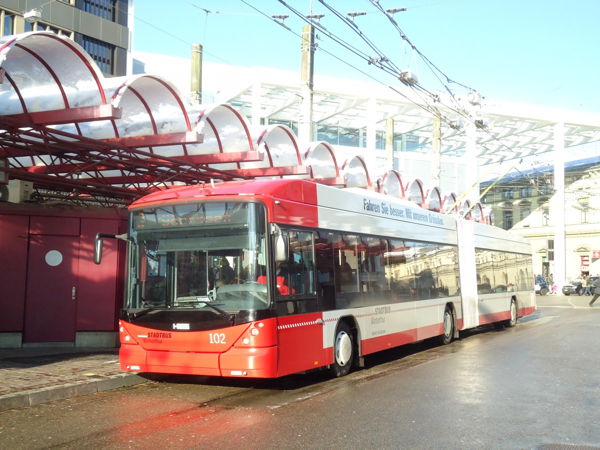 (131'522) - SW Winterthur - Nr. 102 - Hess/Hess Gelenktrolleybus am 9. Dezember 2010 beim Hauptbahnhof Winterthur