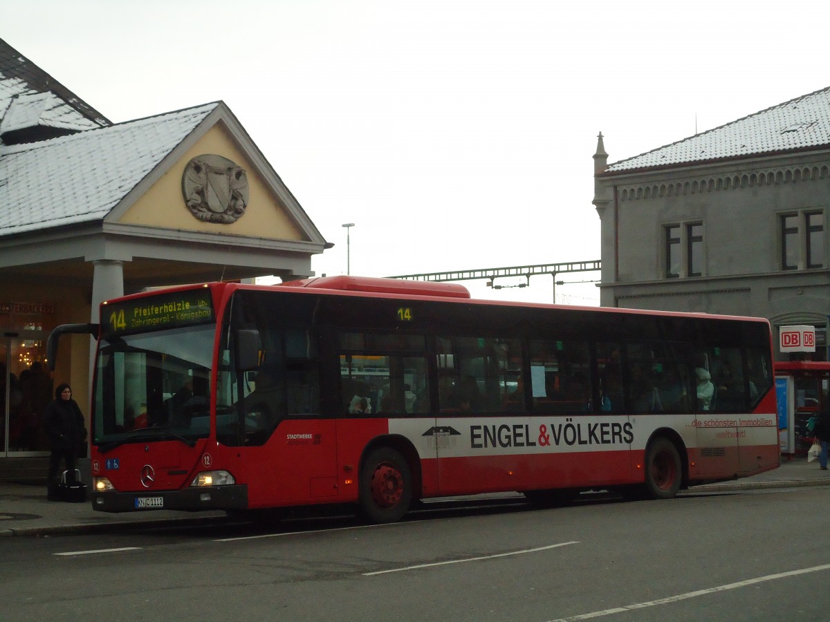 (131'536) - SWK Konstanz - Nr. 12/KN-C 1112 - Mercedes am 9. Dezember 2010 beim Bahnhof Konstanz