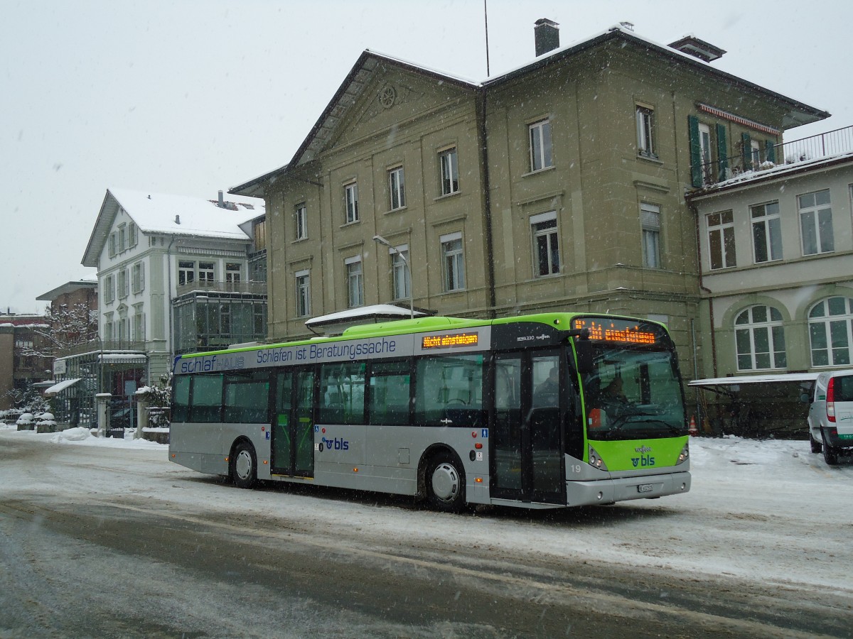 (131'714) - Busland, Burgdorf - Nr. 19/BE 612'515 - Van Hool am 28. Dezember 2010 beim Bahnhof Burgdorf