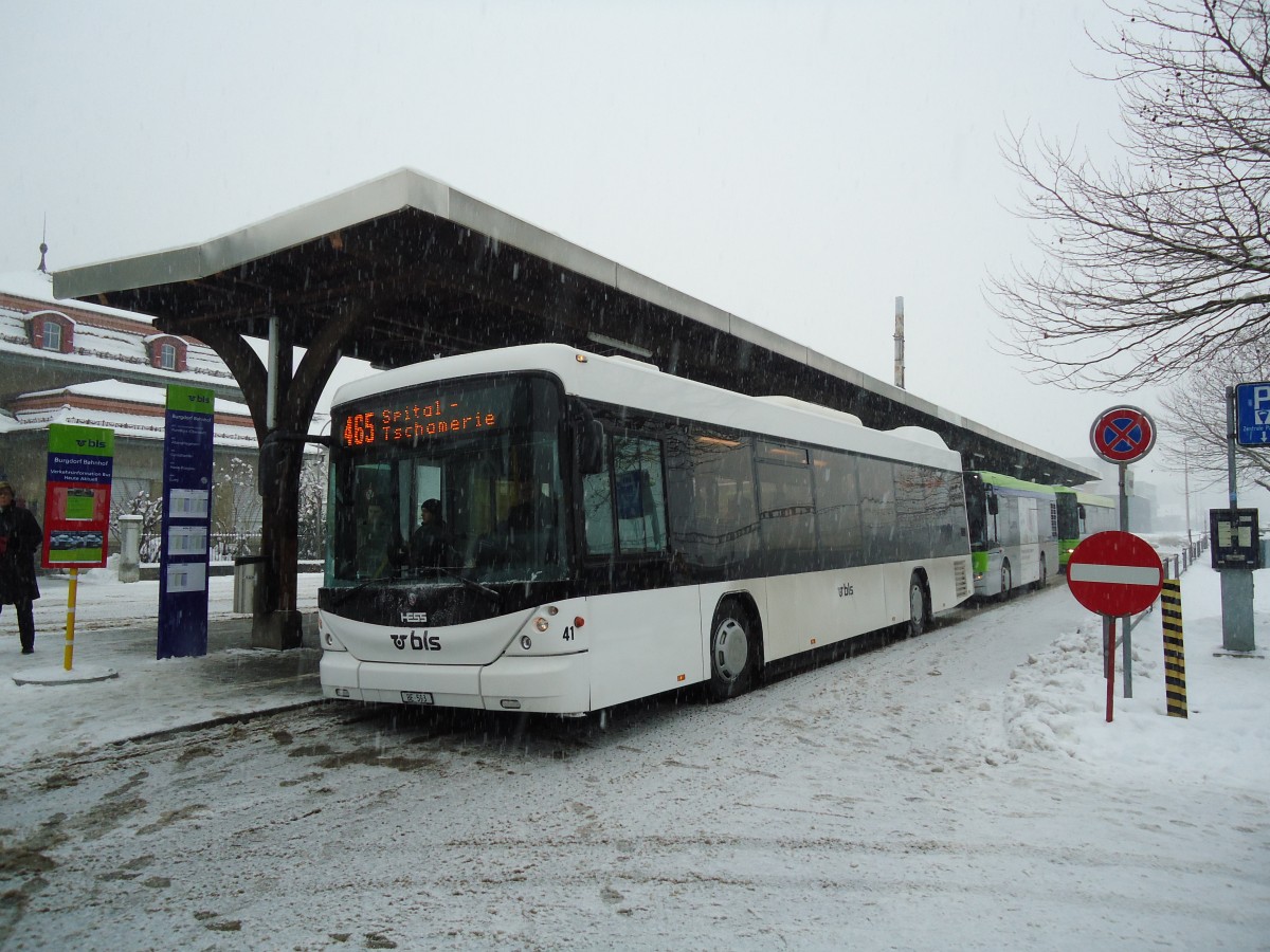 (131'717) - Busland, Burgdorf - Nr. 41/BE 593 - Scania/Hess am 28. Dezember 2010 beim Bahnhof Burgdorf