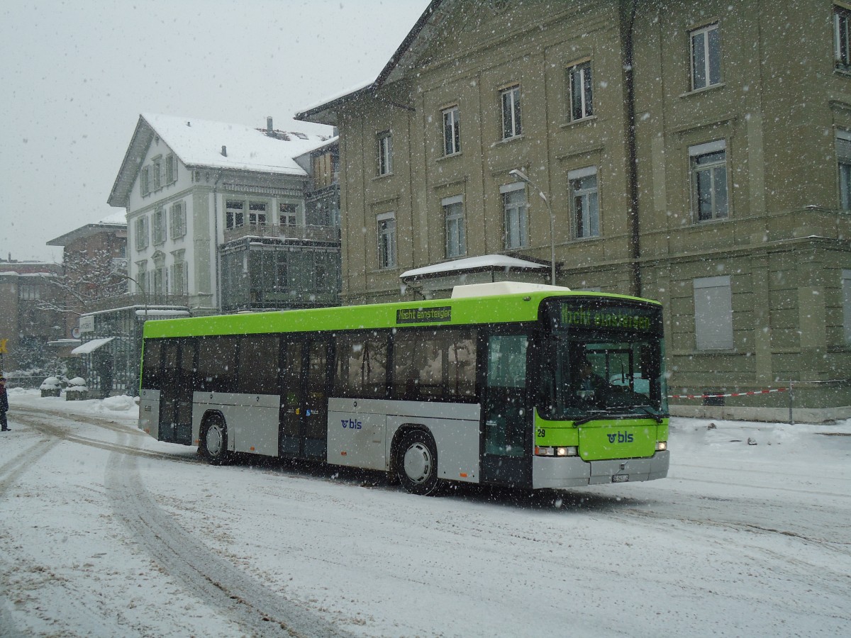 (131'719) - Busland, Burgdorf - Nr. 29/BE 541'755 - Volvo/Hess (ex AAGK Koppigen Nr. 9) am 28. Dezember 2010 beim Bahnhof Burgdorf