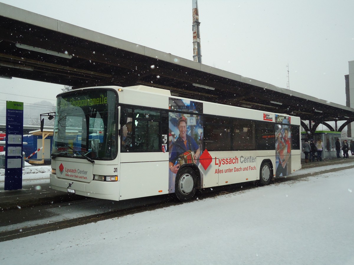 (131'722) - Busland, Burgdorf - Nr. 31/BE 567'511 - Volvo/Hess (ex AAGK Koppigen Nr. 11) am 28. Dezember 2010 beim Bahnhof Burgdorf