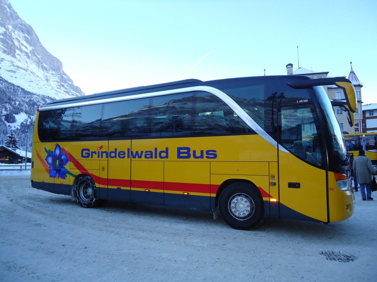 (131'877) - AVG Grindelwald - Nr. 26/BE 268'737 - Setra am 31. Dezember 2010 beim Bahnhof Grindelwald