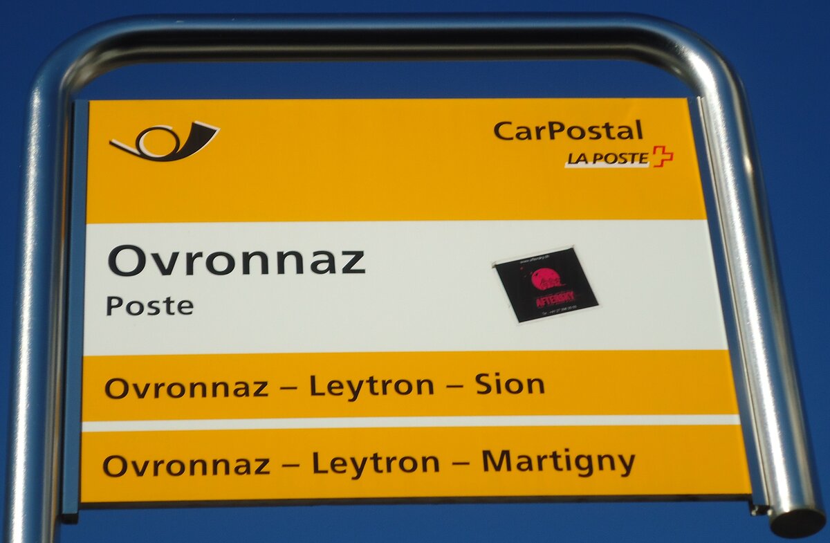 (131'965) - PostAuto-Haltestellenschild - Ovronnaz, Poste - am 2. Januar 2011