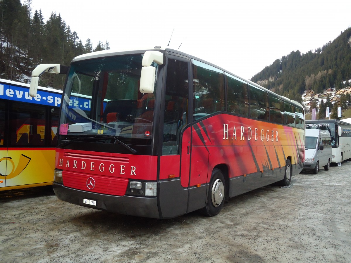 (132'235) - Hardegger, Birsfelden - BL 7768 - Mercedes am 9. Januar 2011 in Adelboden, ASB