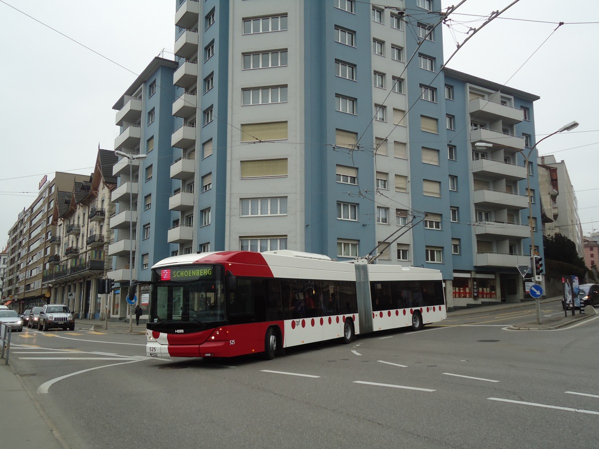(132'685) - TPF Fribourg - Nr. 525 - Hess/Hess Gelenktrolleybus am 7. Mrz 2011 in Fribourg, Avenue Beauregard