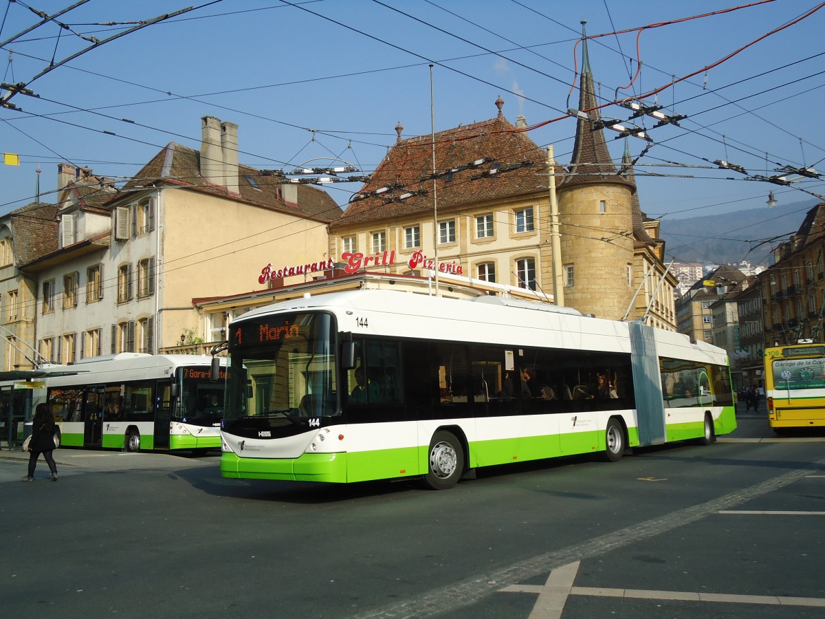 (132'751) - TN Neuchtel - Nr. 144 - Hess/Hess Gelenktrolleybus am 8. Mrz 2011 in Neuchtel, Place Pury