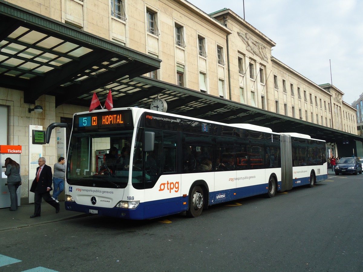 (132'817) - TPG Genve - Nr. 188/GE 960'572 - Mercedes am 10. Mrz 2011 beim Bahnhof Genve