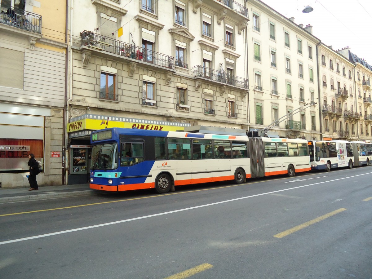 (132'863) - TPG Genve - Nr. 705 - NAW/Hess Gelenktrolleybus am 10. Mrz 2011 in Genve, Jonction