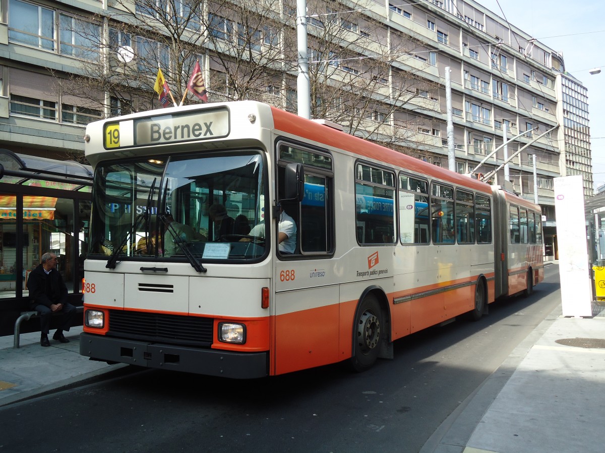 (132'873) - TPG Genve - Nr. 688 - NAW/Hess Gelenktrolleybus am 10. Mrz 2011 in Genve, Coutance