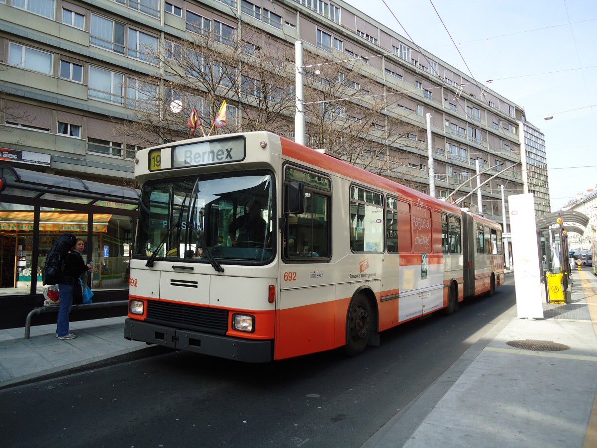 (132'890) - TPG Genve - Nr. 692 - NAW/Hess Gelenktrolleybus am 10. Mrz 2011 in Genve, Coutance