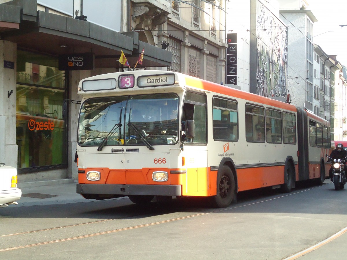 (132'935) - TPG Genve - Nr. 666 - Saurer/Hess Gelenktrolleybus am 10. Mrz 2011 in Genve, Coutance