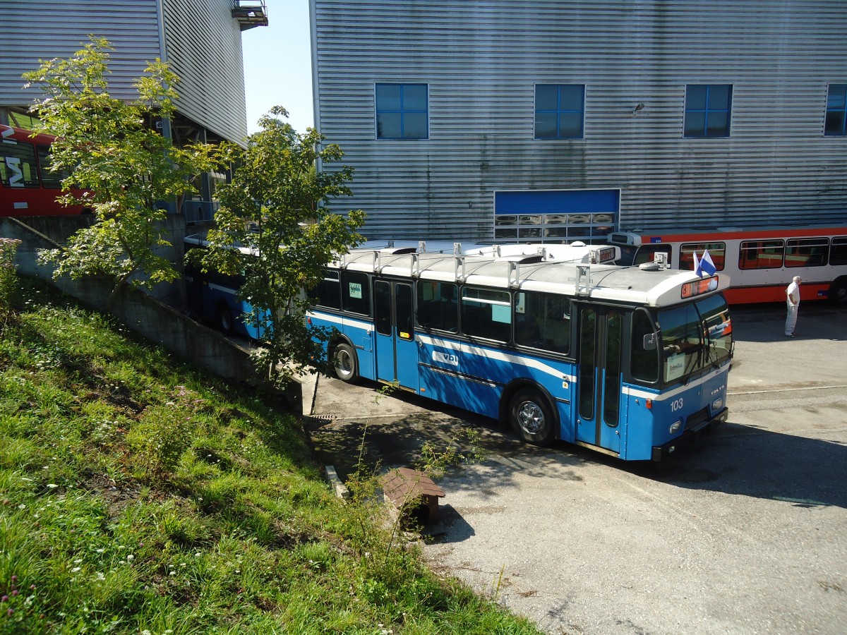 (135'626) - VBL Luzern (Rtrobus) - Nr. 103 - Volvo/Hess am 20. August 2011 in Moudon, Rtrobus