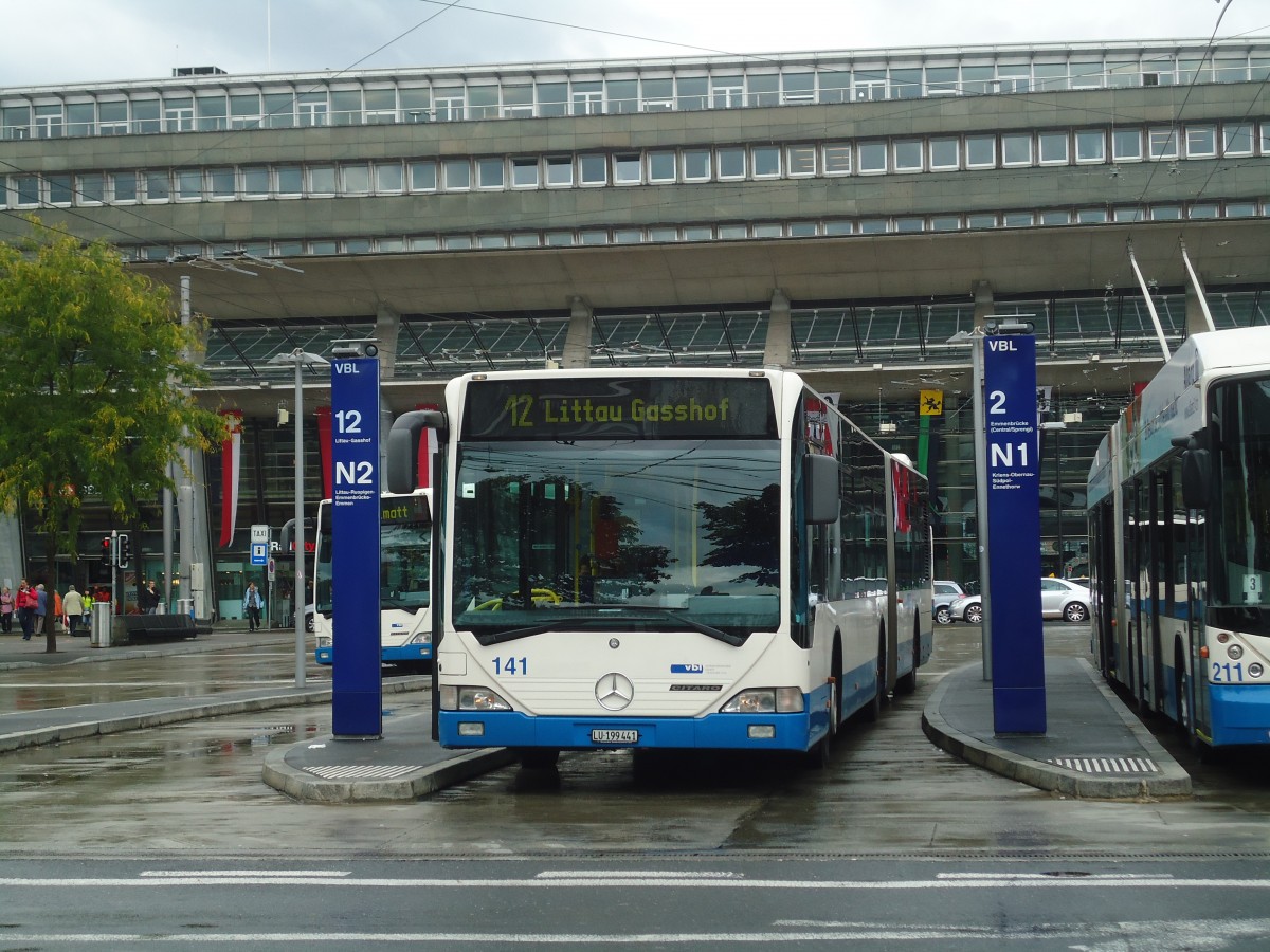 (135'850) - VBL Luzern - Nr. 141/LU 199'441 - Mercedes am 5. September 2011 beim Bahnhof Luzern