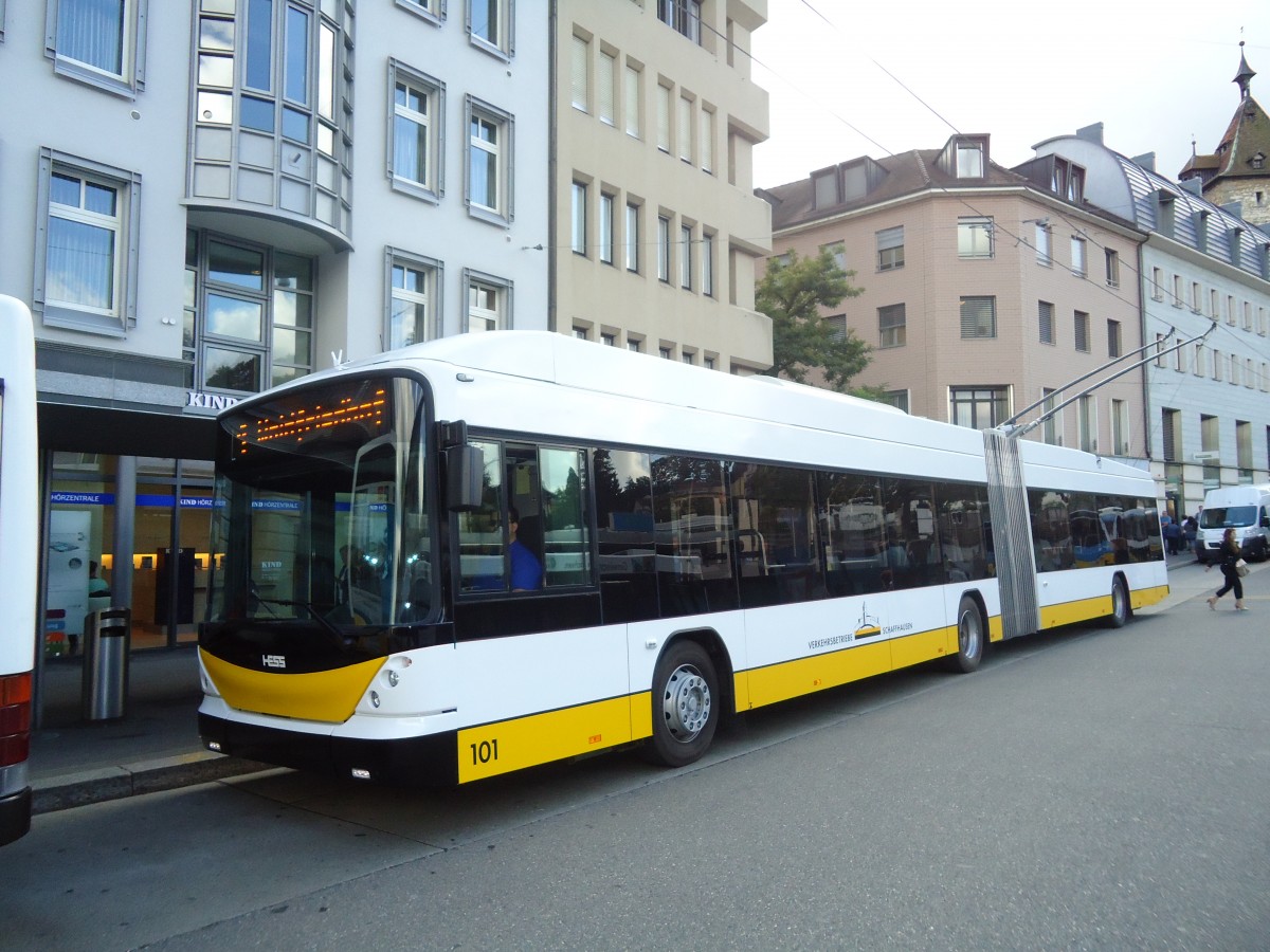 (135'930) - VBSH Schaffhausen - Nr. 101 - Hess/Hess Gelenktrolleybus am 14. September 2011 beim Bahnhof Schaffhausen