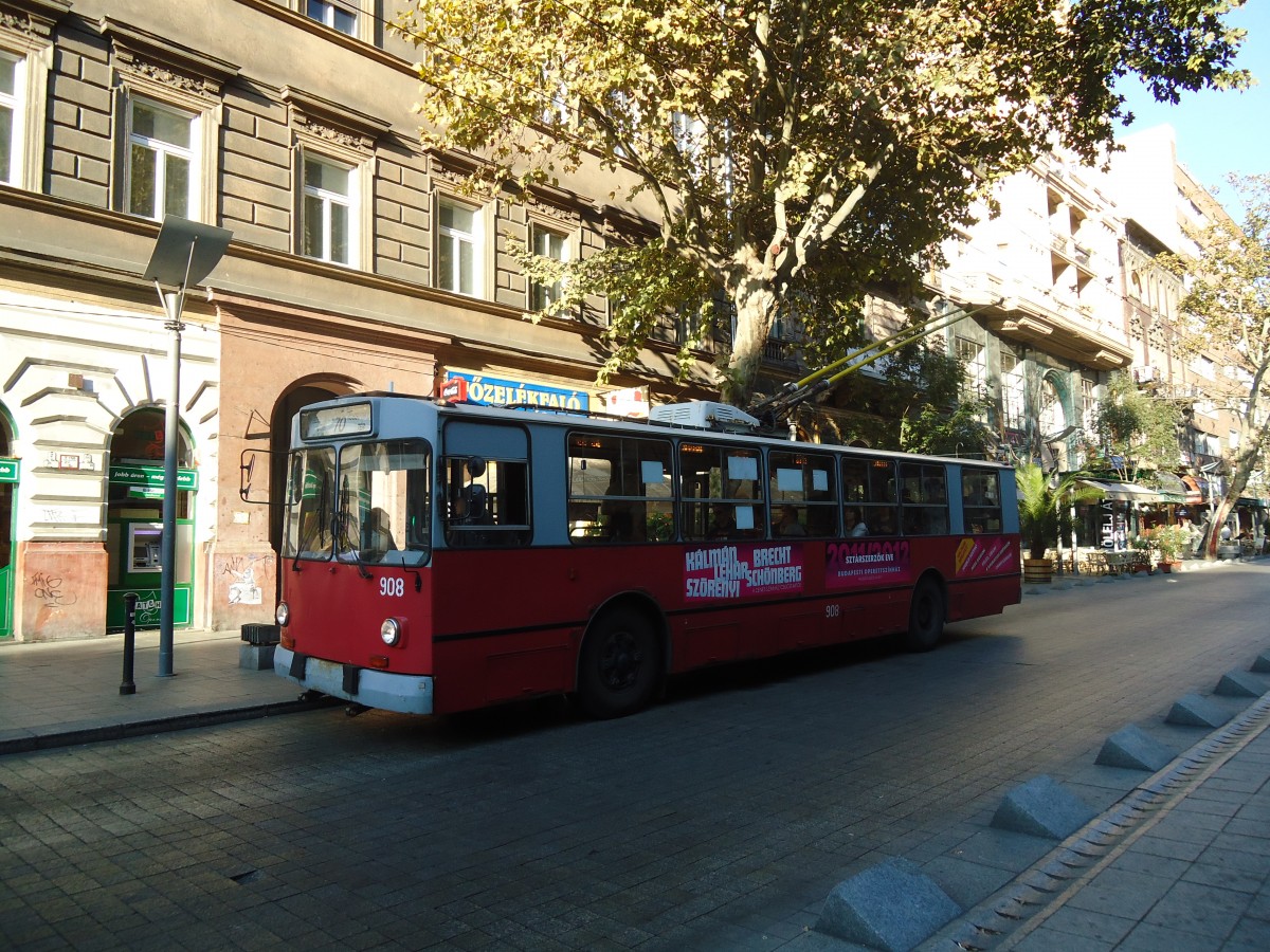 (136'286) - BKV Budapest - Nr. 908 - ZiU Trolleybus am 3. Oktober 2011 in Budapest, M Andrssy t (Opera)