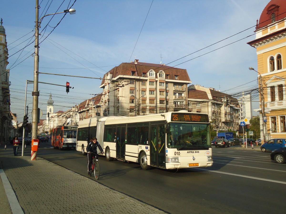 (136'506) - Ratuc, Cluj-Napoca - Nr. 10/CJ-N 342 - Renault Gelenktrolleybus am 6. Oktober 2011 in Cluj-Napoca