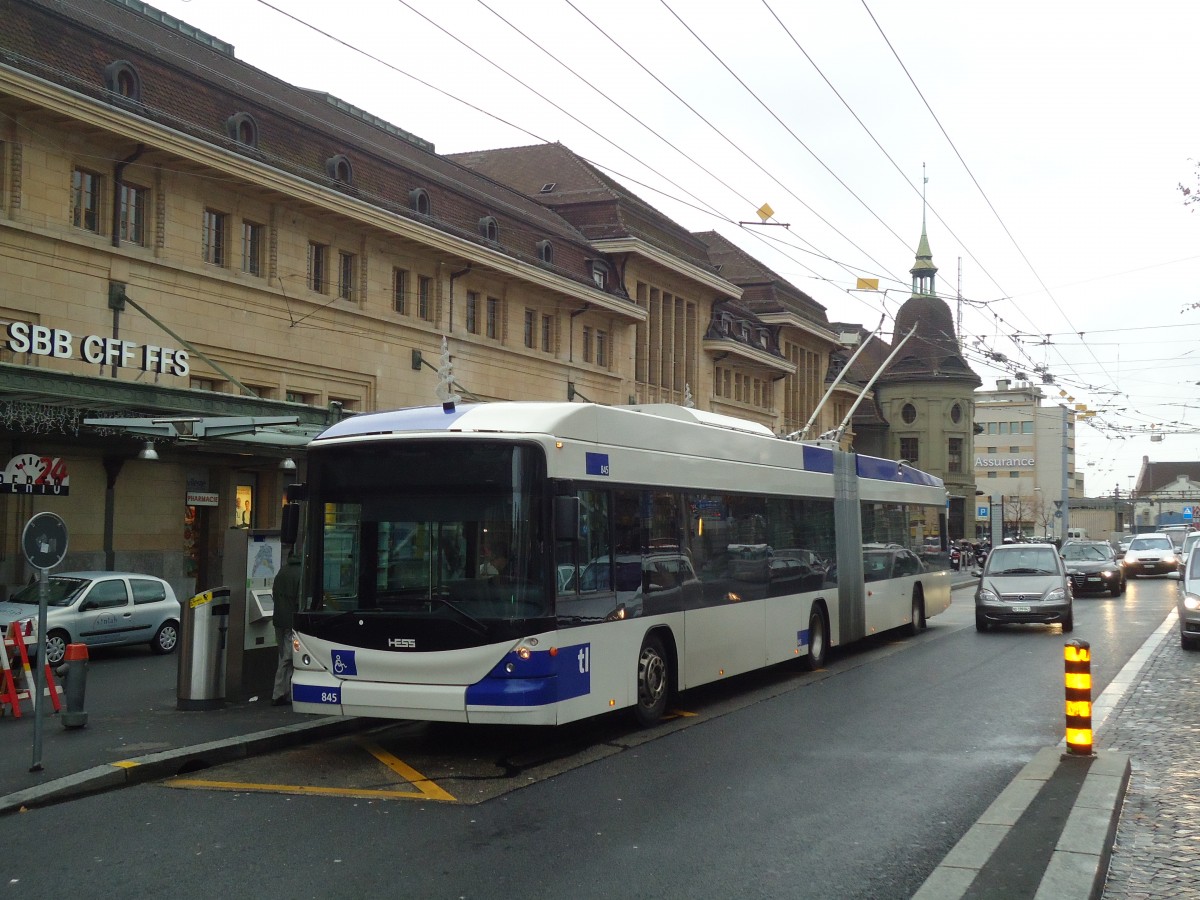 (137'267) - TL Lausanne - Nr. 845 - Hess/Hess Gelenktrolleybus am 18. Dezember 2011 beim Bahnhof Lausanne