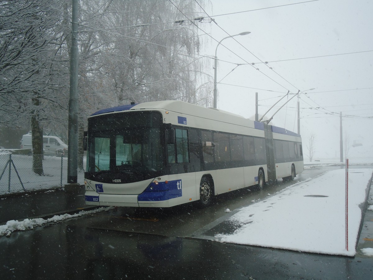 (137'278) - TL Lausanne - Nr. 832 - Hess/Hess Gelenktrolleybus am 18. Dezember 2011 in Le Mont, Grand-Mont
