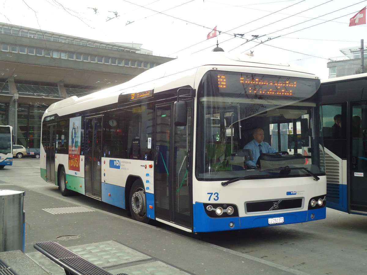 (137'360) - VBL Luzern - Nr. 73/LU 250'372 - Volvo am 2. Januar 2012 beim Bahnhof Luzern