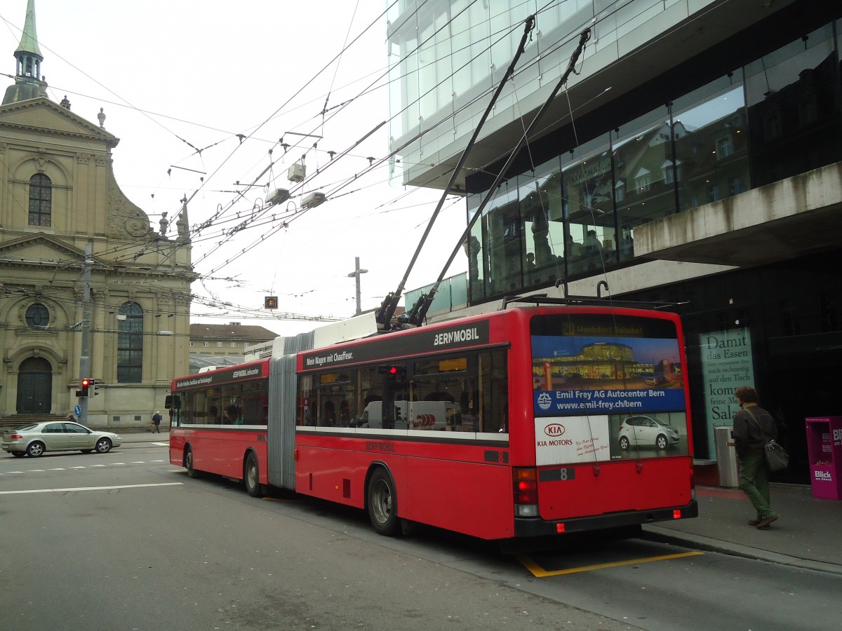 (137'568) - Bernmobil, Bern - Nr. 8 - NAW/Hess Gelenktrolleybus am 9. Januar 2012 beim Bahnhof Bern