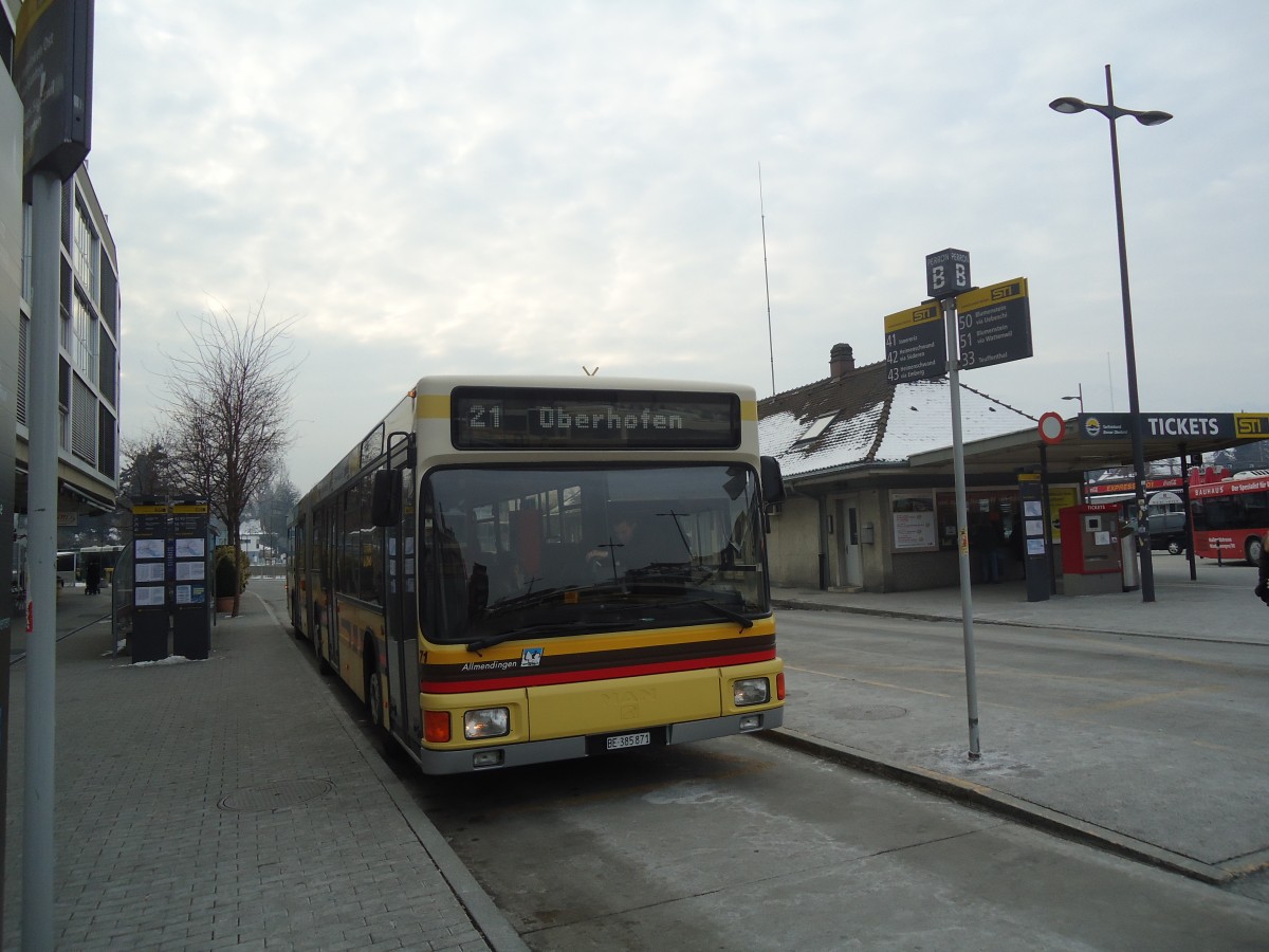 (137'662) - STI Thun - Nr. 71/BE 385'871 - MAN am 13. Februar 2012 beim Bahnhof Thun